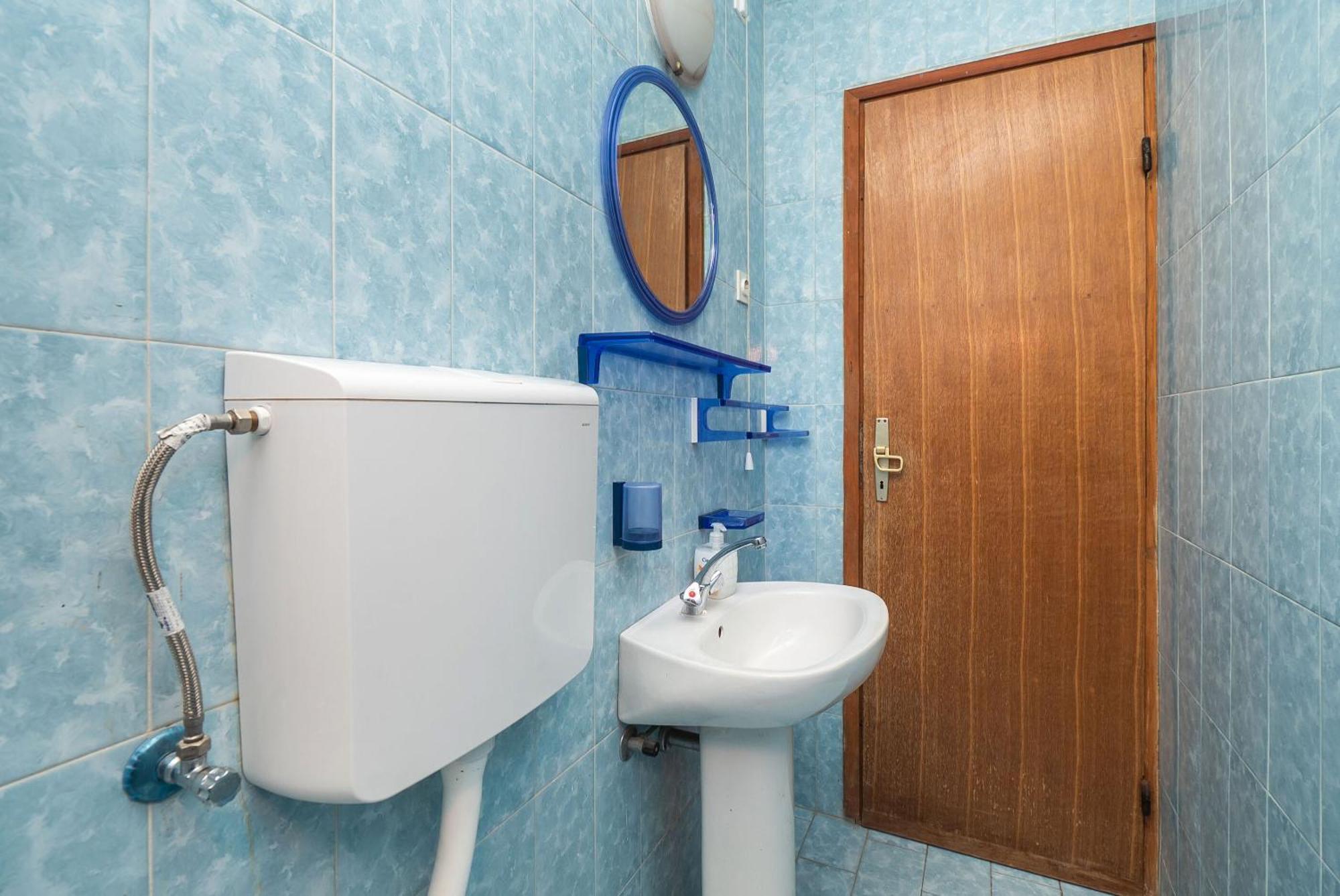 Apartment Ljuba Примоштен Экстерьер фото