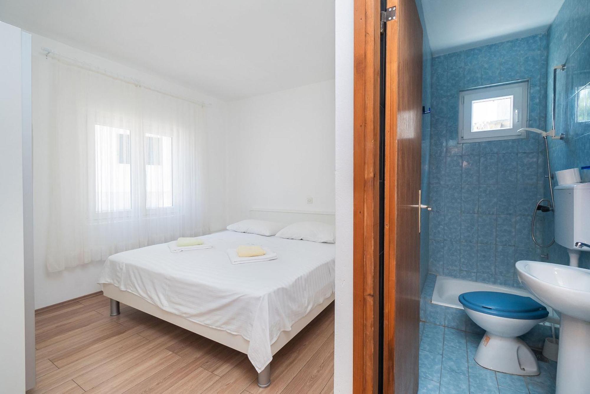 Apartment Ljuba Примоштен Экстерьер фото