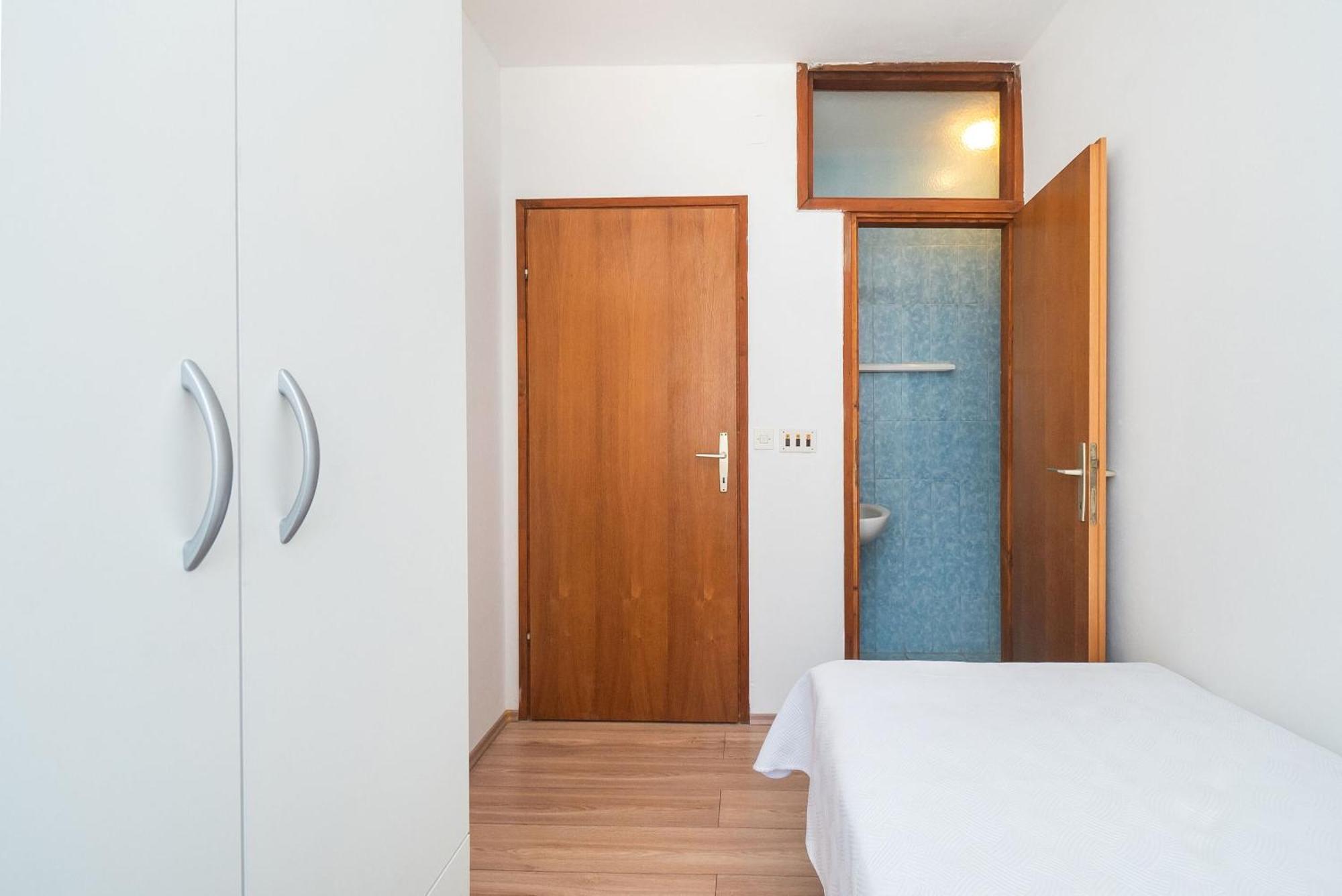 Apartment Ljuba Примоштен Экстерьер фото