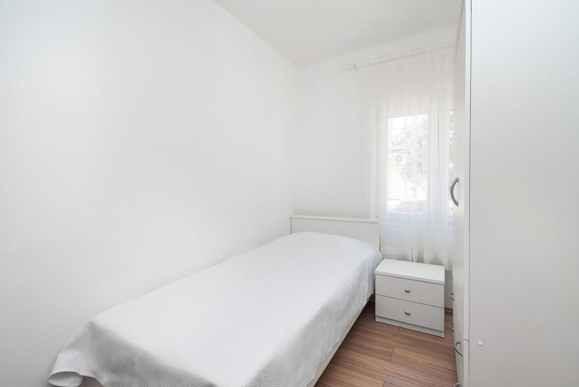 Apartment Ljuba Примоштен Экстерьер фото